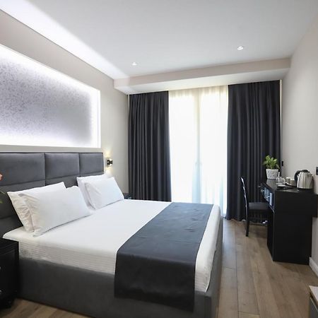 Imperator Hotel Tirana Esterno foto