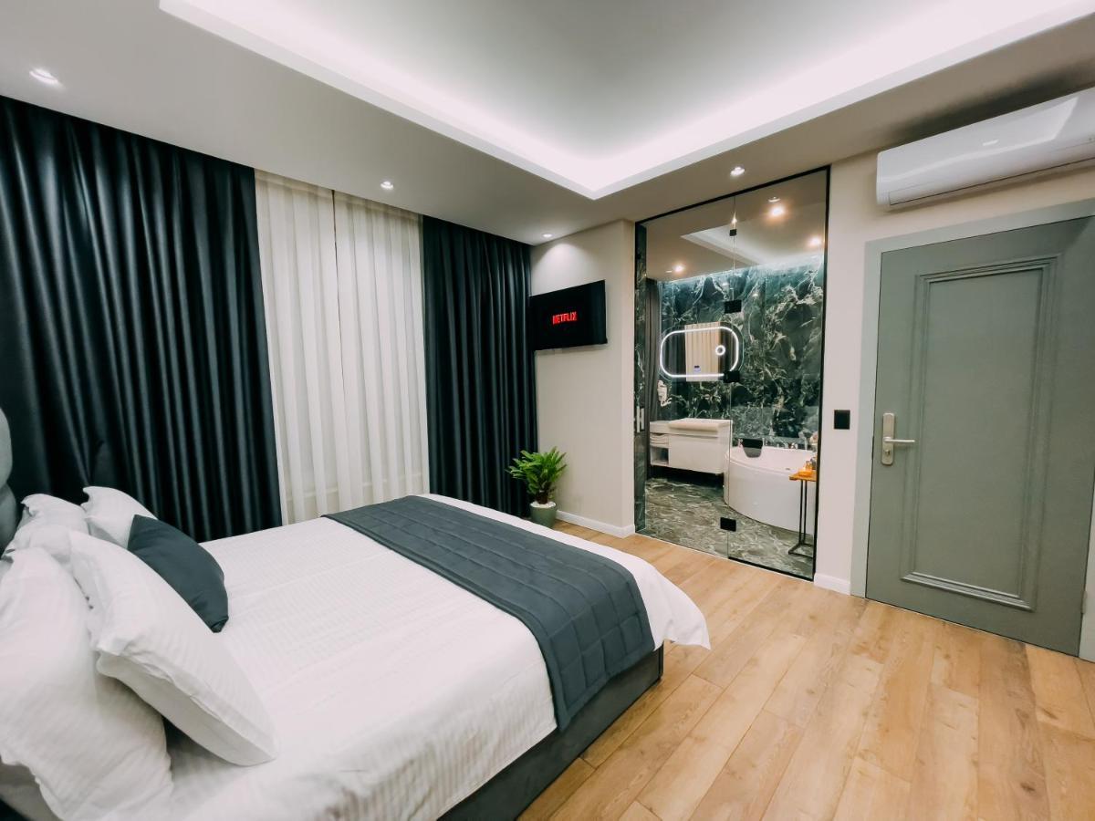 Imperator Hotel Tirana Esterno foto
