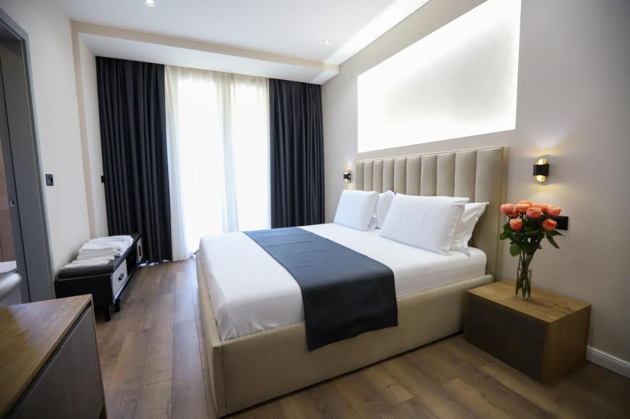 Imperator Hotel Tirana Esterno foto