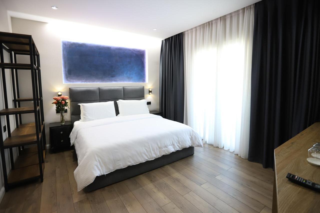 Imperator Hotel Tirana Esterno foto