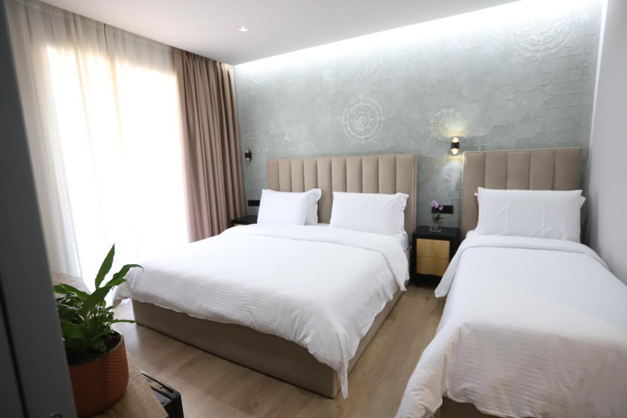 Imperator Hotel Tirana Esterno foto